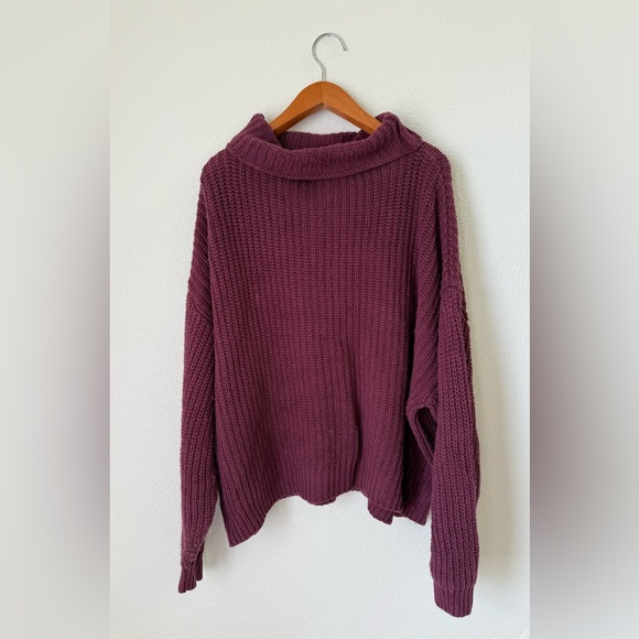 Free People Burgundy Swim Too Deep Oversized Turtleneck Knit Sweater Size Large - Picture 2 of 5